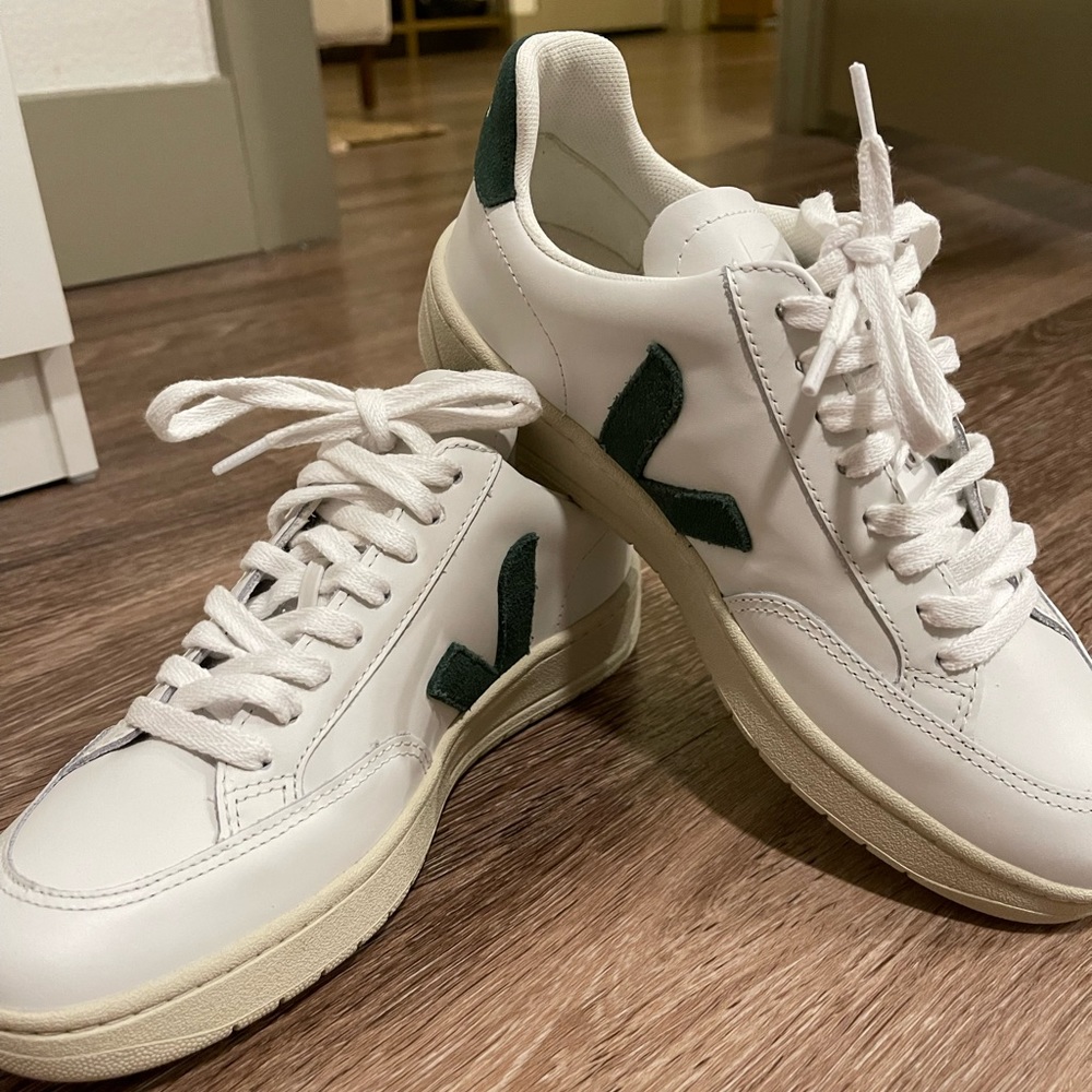 NWT Green Veja Sneakers